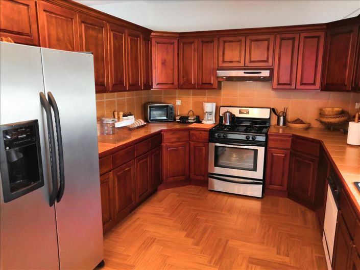 Image No.10-5 Bed Property for sale