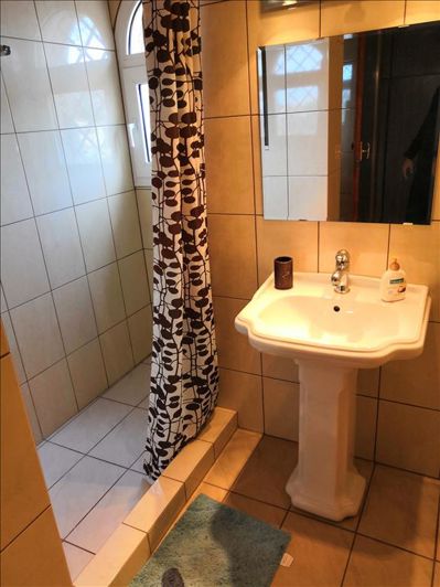 Image No.18-5 Bed Property for sale