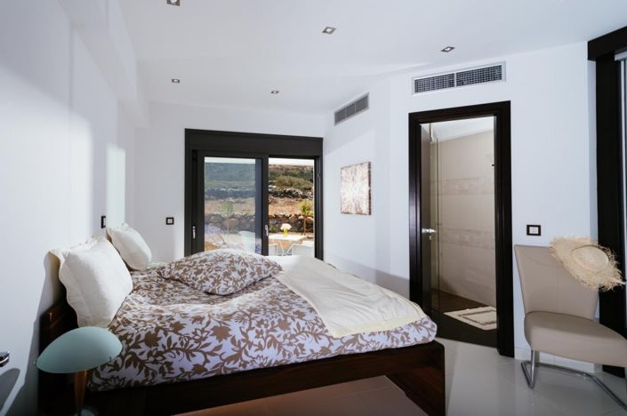 Image No.20-5 Bed Villa for sale