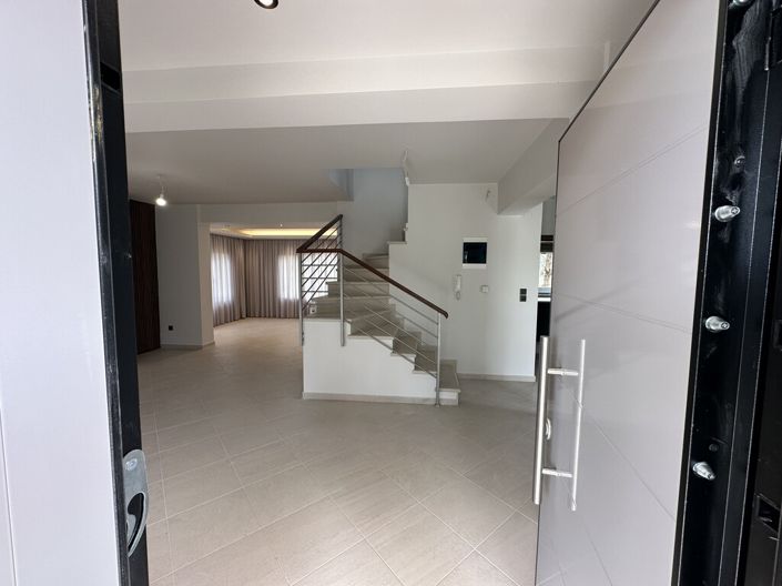 Image No.10-Propriété de 5 chambres à vendre à Thessalonique