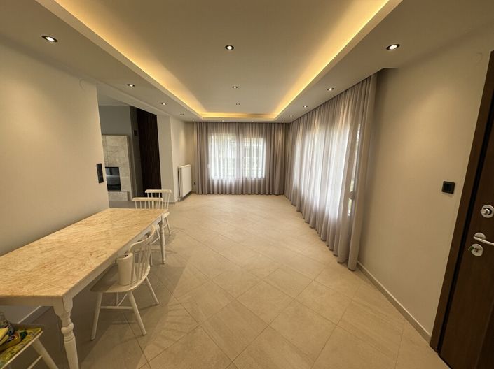 Image No.14-5 Bed Property for sale