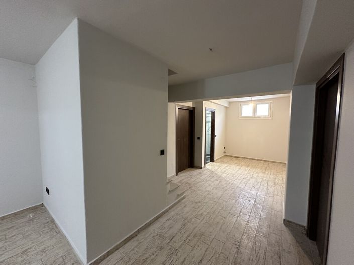 Image No.24-Propriété de 5 chambres à vendre à Thessalonique