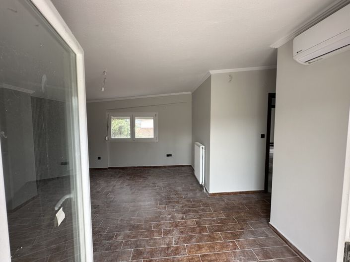 Image No.25-5 Bed Property for sale