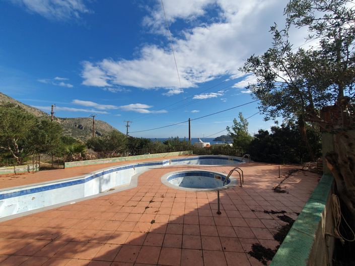 Image No.2-5 Bed Property for sale