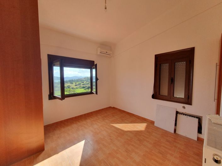 Image No.22-5 Bed Property for sale