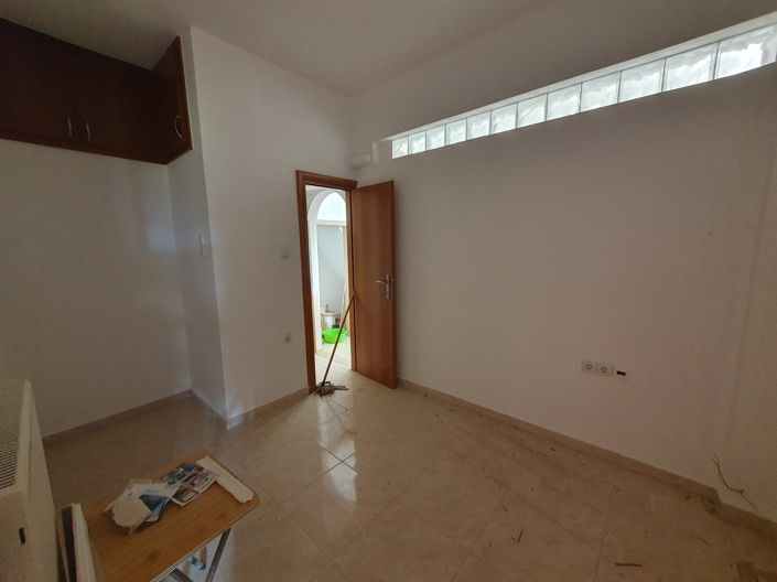 Image No.23-5 Bed Property for sale