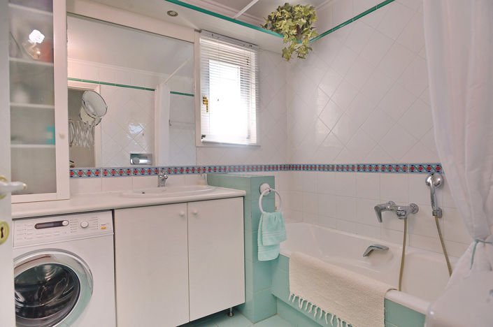 Image No.12-3 Bed Property for sale