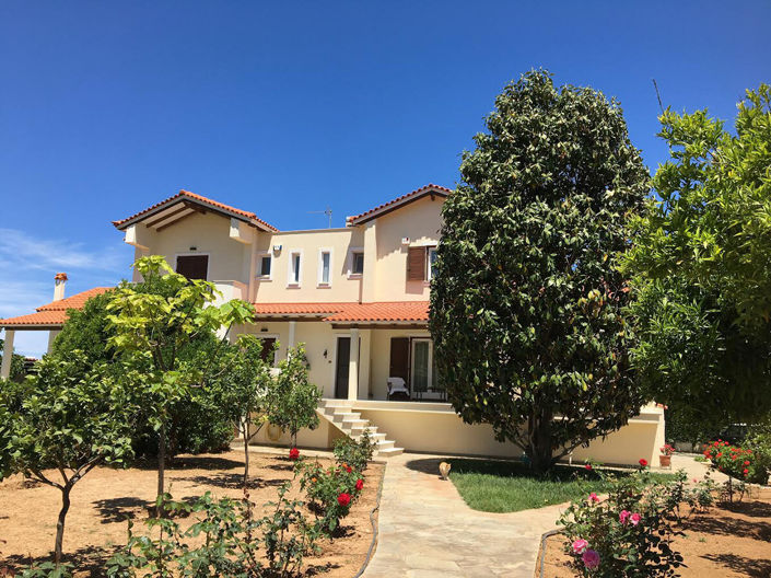 Image No.17-3 Bed Property for sale