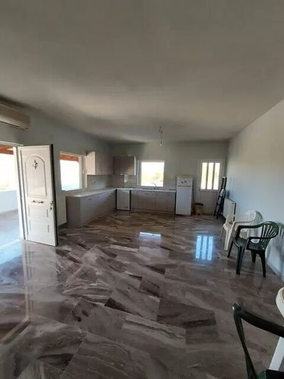 Image No.4-4 Bed Property for sale