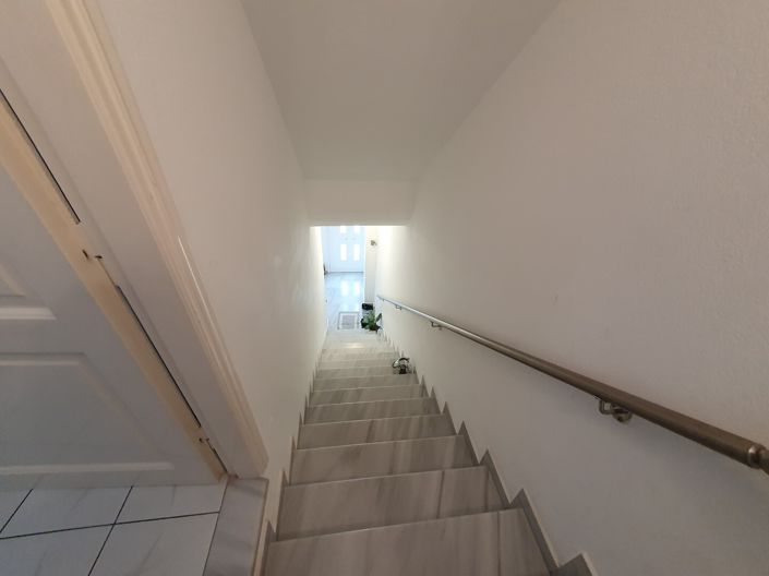 Image No.8-6 Bed Hotel for sale
