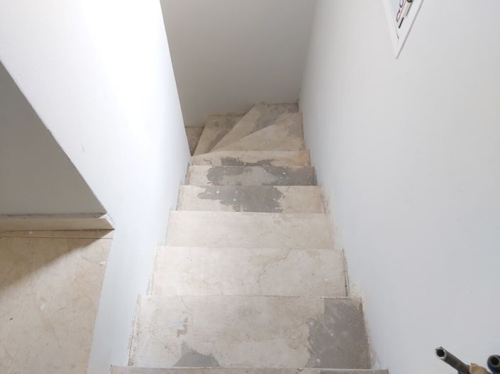 Image No.18-6 Bed Maisonette for sale