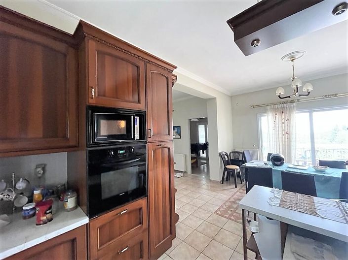 Image No.13-Propriété de 4 chambres à vendre à Karousades