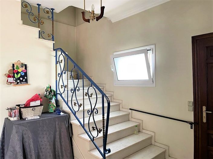 Image No.22-Propriété de 4 chambres à vendre à Karousades