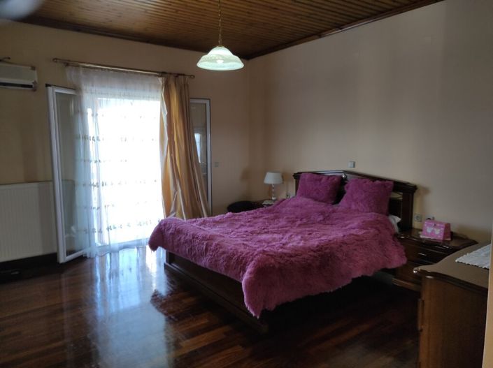 Image No.30-Propriété de 4 chambres à vendre à Karousades