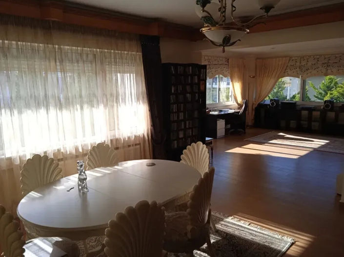 Image No.17-3 Bed Flat for sale