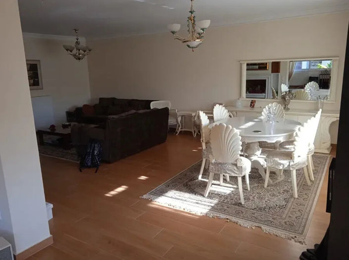 Image No.8-3 Bed Flat for sale