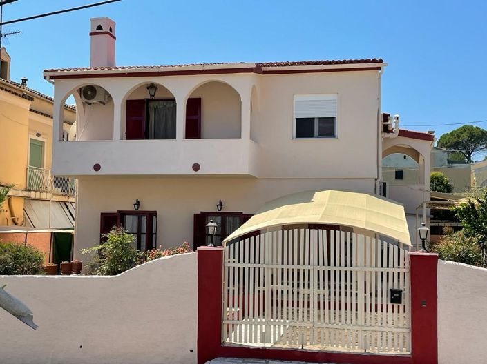 Image No.2-Propriété de 3 chambres à vendre à Corfou