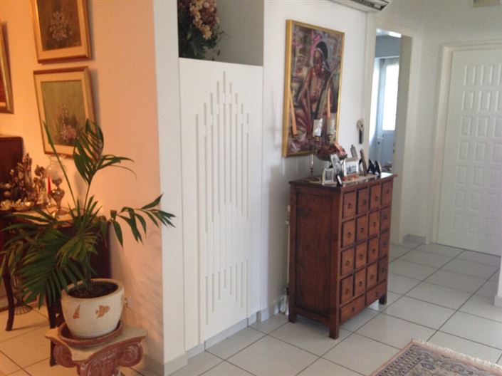 Image No.19-5 Bed Property for sale