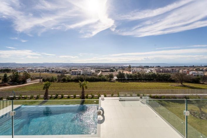 Image No.20-3 Bed Villa for sale