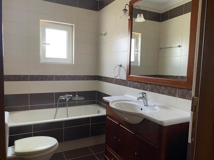 Image No.10-4 Bed Maisonette for sale
