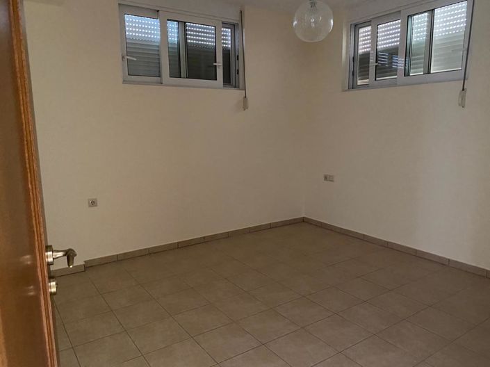 Image No.4-4 Bed Maisonette for sale