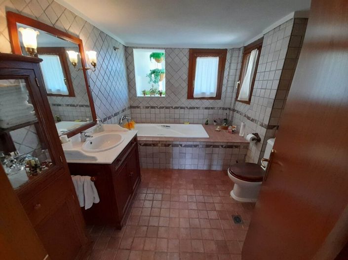 Image No.23-Propriété de 4 chambres à vendre à Halkidiki