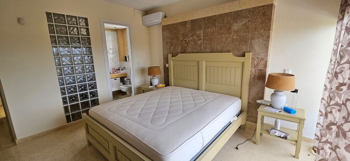 Image No.18-8 Bed Villa for sale