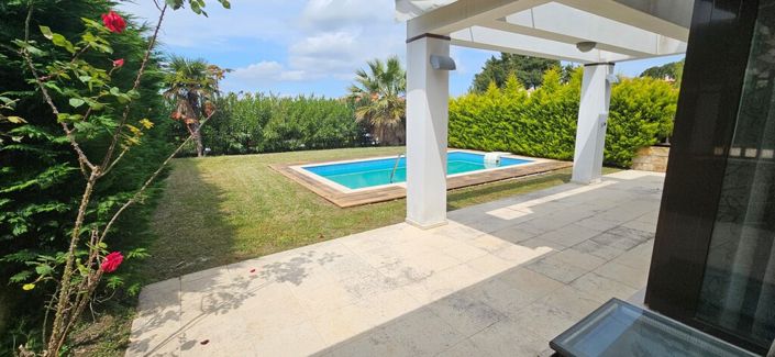 Image No.2-8 Bed Villa for sale