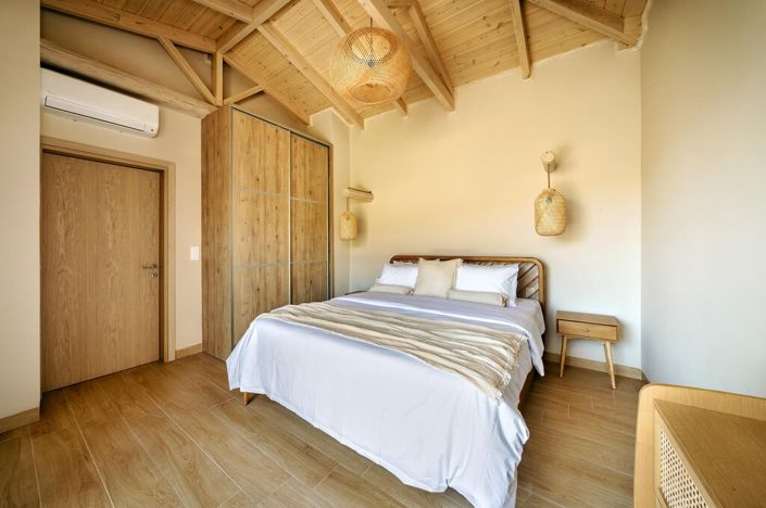 Image No.10-2 Bed Villa for sale