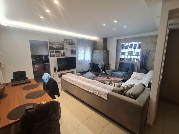 Image No.8-5 Bed Property for sale