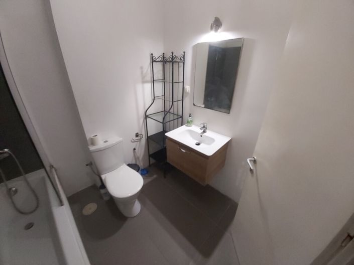 Image No.15-2 Bed Flat for sale