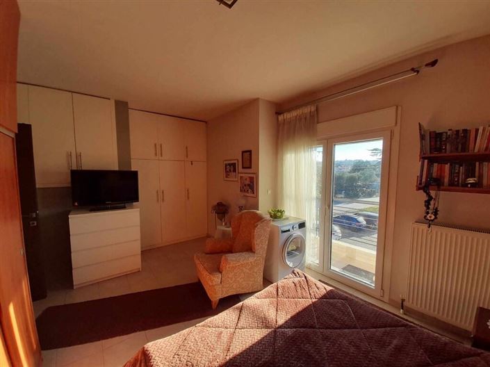 Image No.16-3 Bed Maisonette for sale