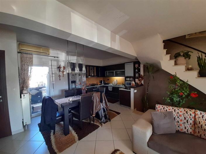 Image No.5-3 Bed Maisonette for sale