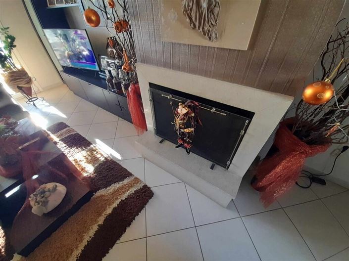 Image No.8-3 Bed Maisonette for sale