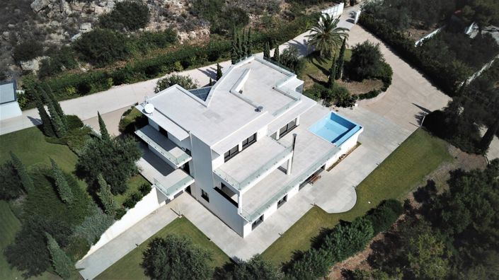 Image No.1-Villa de 5 chambres à vendre à Corinthia