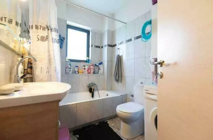 Image No.10-2 Bed Flat for sale