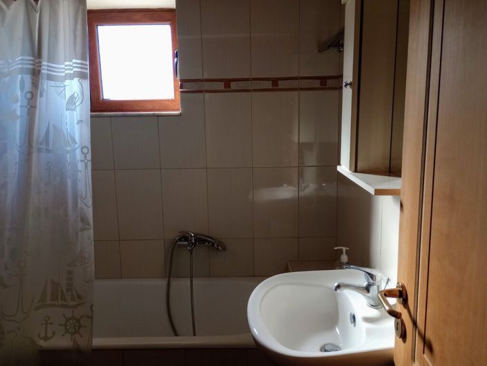 Image No.19-3 Bed Property for sale