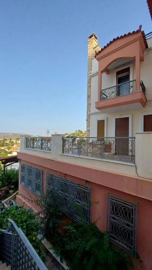 Image No.4-3 Bed Property for sale