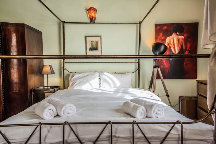 Image No.23-3 Bed Property for sale