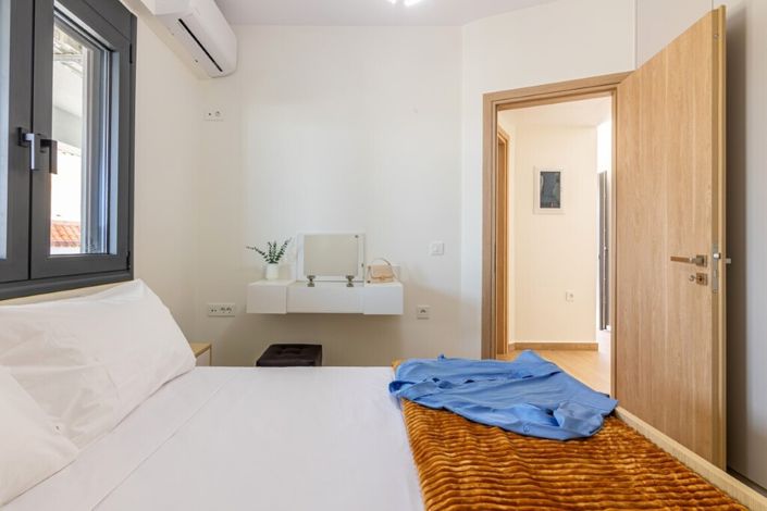 Image No.11-4 Bed Maisonette for sale