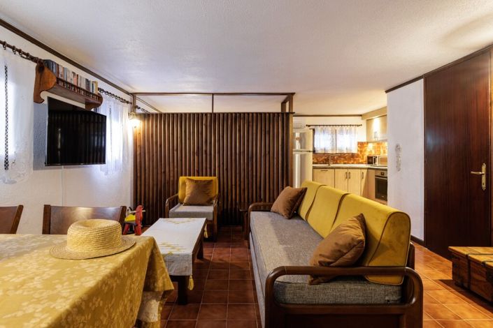 Image No.6-2 Bed Maisonette for sale