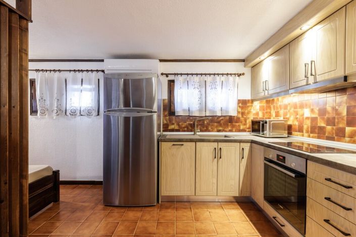 Image No.9-2 Bed Maisonette for sale