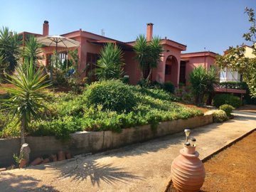 1 - Corinthia, Property