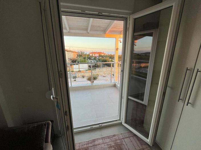 Image No.21-3 Bed Property for sale