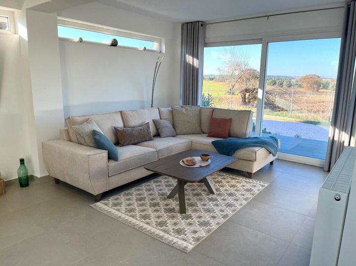 Image No.7-3 Bed Property for sale