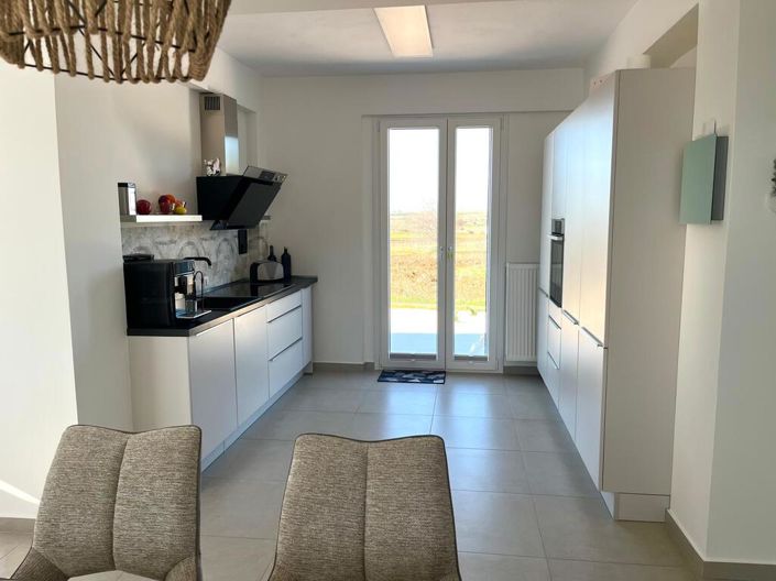 Image No.11-3 Bed Property for sale