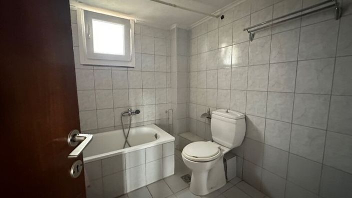 Image No.26-2 Bed Property for sale