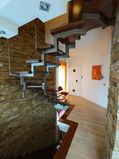 Image No.6-4 Bed Property for sale