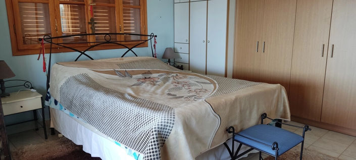 Image No.11-3 Bed Property for sale