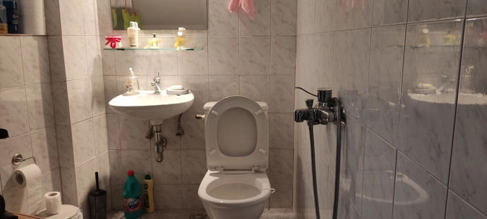 Image No.19-3 Bed Property for sale